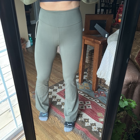 Lululemon Groove Pant - Picture 2 of 6